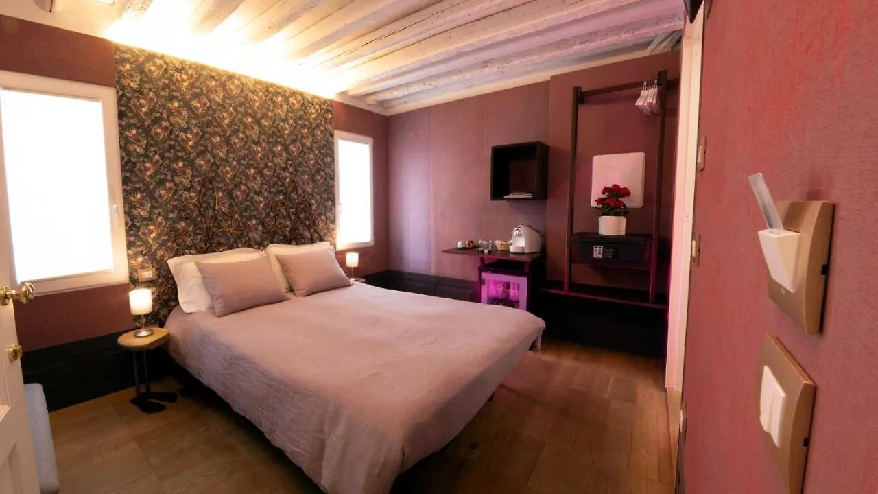 Casa Sansera 基奥贾 0*,  意大利